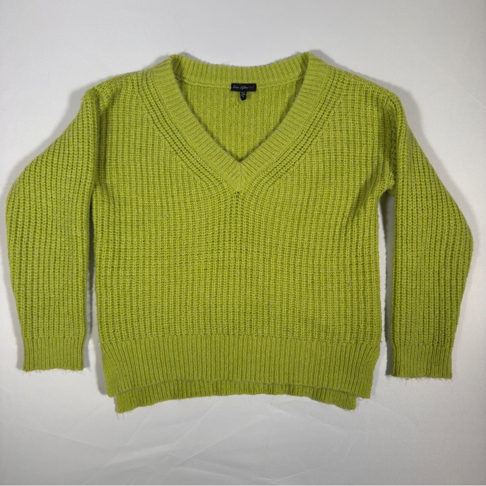 Stylish Green V-Neck Sweater